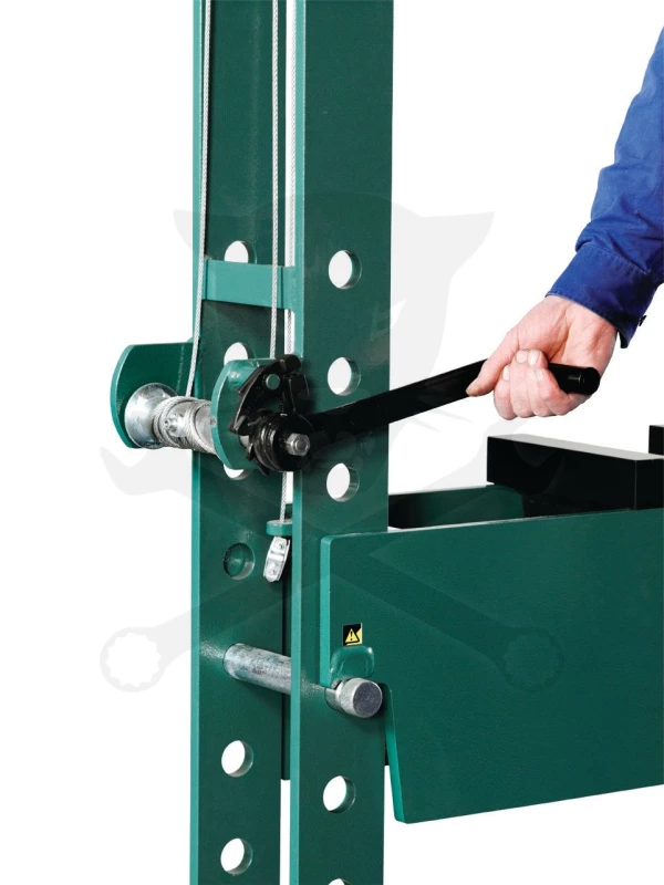 Prés 50 t hidro-pneumatilus lábpedálos - gyors dugattyú - Compac FP 50
