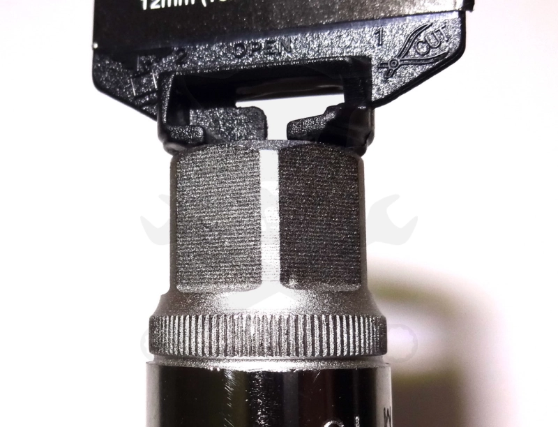 Gyertyakulcs 18 mm 1/2" - gumibetétes kivitel - hatlapú