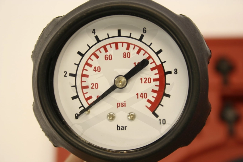 Olajnyomásmérő készlet gyorscsatlakozós 10 db adapter + 1 db könyök