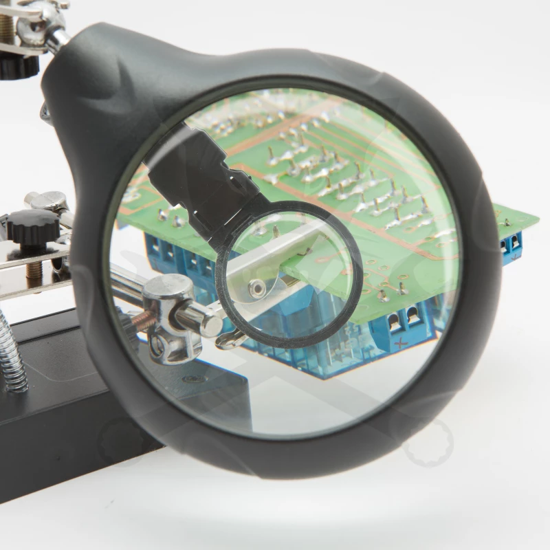 Paneltartó nagyítóval, csipeszekkel 5 LED, 360° forg. IP20,