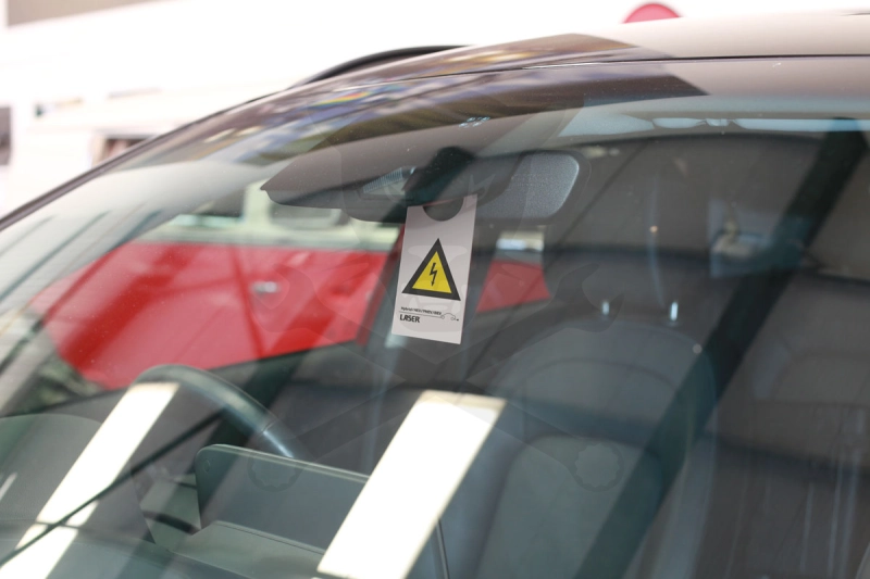 Tábla Vigyázat nagyfeszültség Hybrid/HEV/PHEV/BEV tükörre akasztható