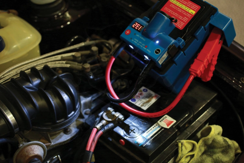 Akkumulátor bikázó-indító (starter) 12 V  -1200A -14Ah -Laser Tools
