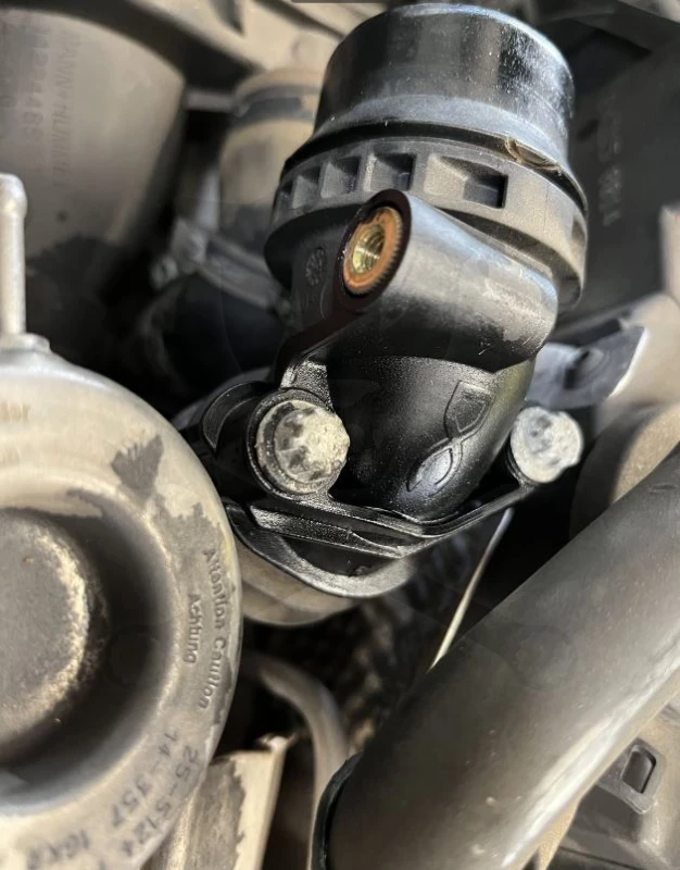 Szerelőkulcs turbó bemeneti ház 8 lapú 10 mm Belső Ribe1/4"- R9M 1.6D