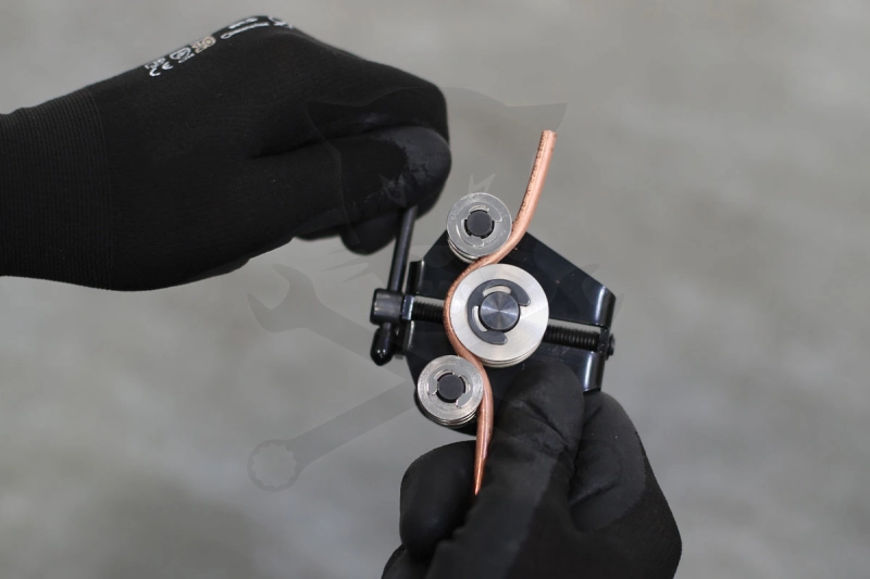 Fékcső hajlító és kiegyenesítő szerszám max.6.35 mm fékcsőhöz - Laser
