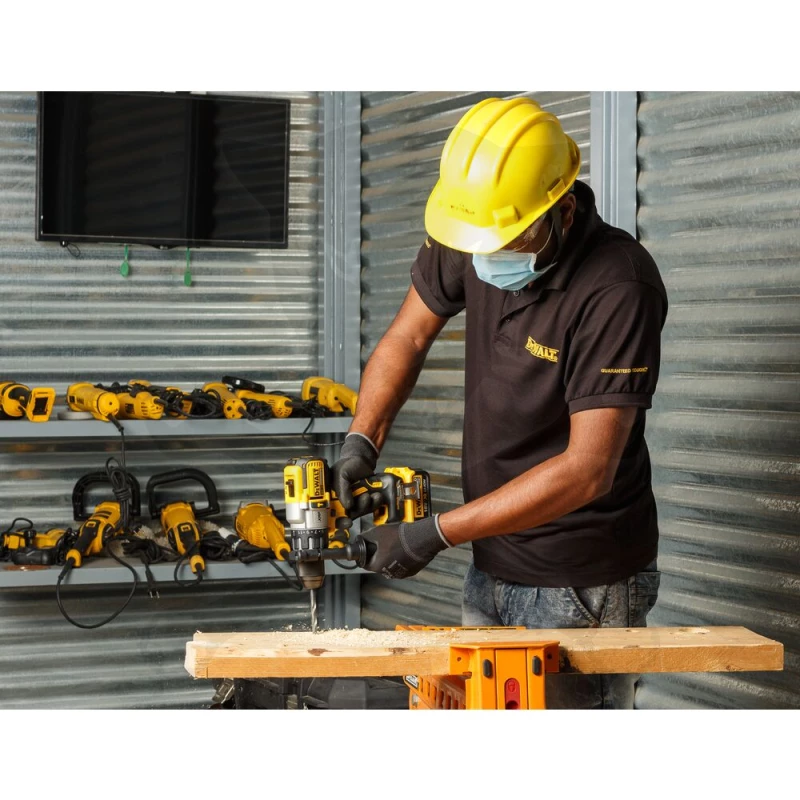 Ütvefúró-csavarbehajtó, akkus 18V -akku nélkül- 66 Nm - DeWalt