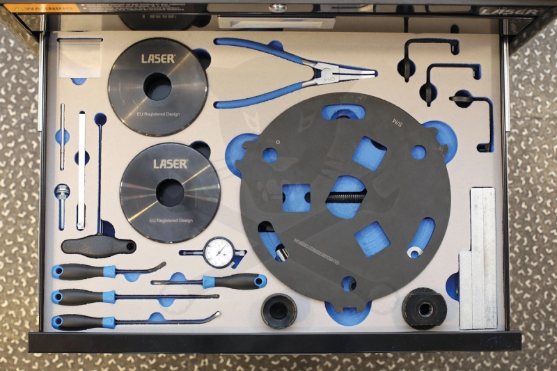 Kuplung szerelő - MASTER KIT - 4 fiókos szerszámos kocsiban - LASER