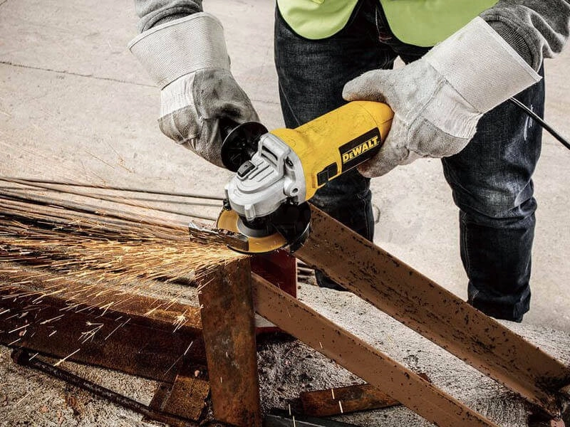 Sarokcsiszoló 125 mm  950W - DeWalt
