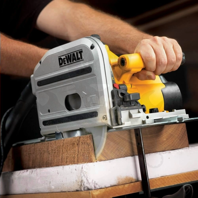 Merülőfűrész, kézi 1300W 165x20 mm - Dewalt