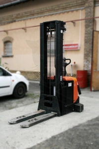 Targonca 11. gyalog kiséretű 2009-es Toyota BT SPE 160- Emel:5,4 m -Magyarország